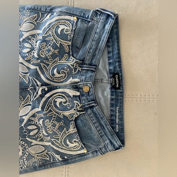 BCBG size 2 jeans - Picture 8 of 9